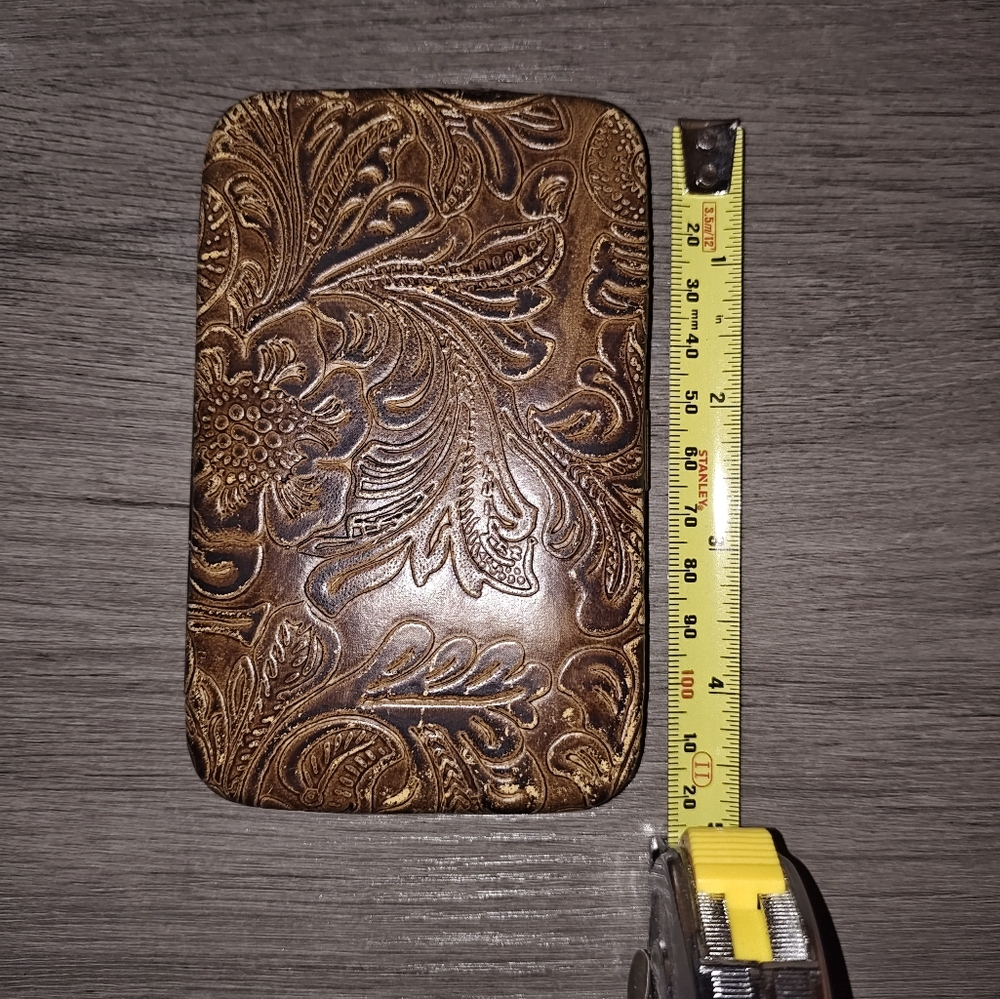 Embossed Brown Wallet - Picture 4 of 9